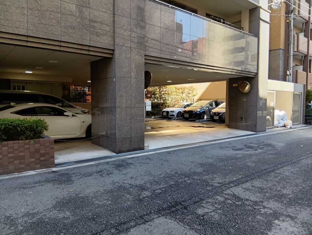 フィオレ上本町駐車場｜ 月極駐車場ナビ